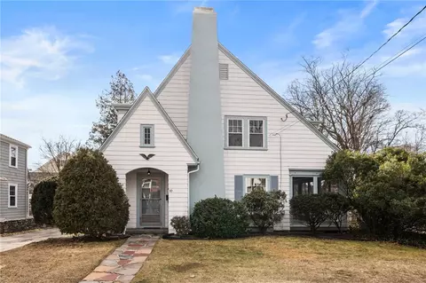 30 Agawam Park Rd, East Providence, RI 02916