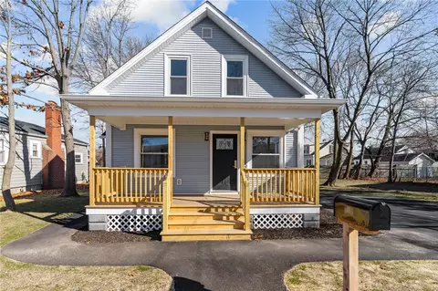 16 Bucklin Ave, Warwick, RI 02888