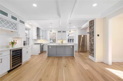 28 Sherman St, Newport, RI 02840