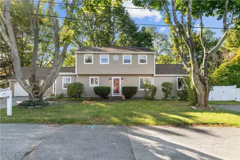 12 Corys Ct, Portsmouth, RI 02871