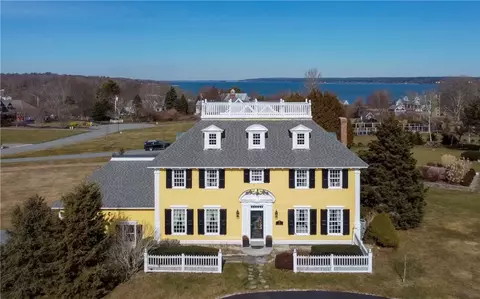 171 Cottontail Dr, Portsmouth, RI 02871