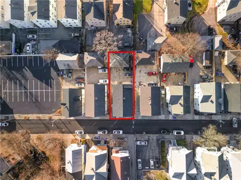 28 Felix St, Providence, RI 02908