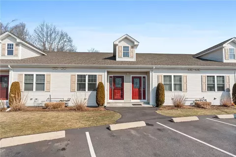 5 Gray Coach Ln #511, Cranston, RI 02921