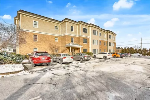 600 N Broadway #1E, East Providence, RI 02914