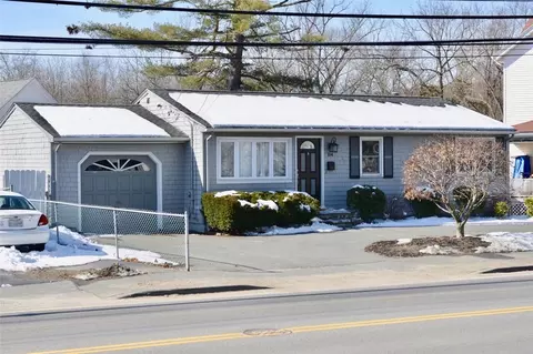 104 Wilbur Ave, Cranston, RI 02920