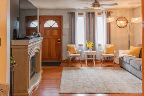 196 Wilbur Ave, Warwick, RI 02889