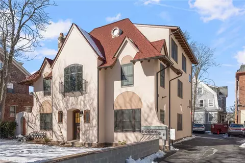 206 Waterman St #1, Providence, RI 02906