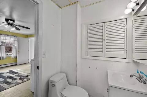Bath - 112 Fourth Ave, Woonsocket, RI 02895 photo 1 of 5