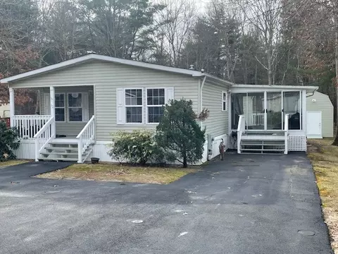 12 Giovanni Rose Ct, Coventry, RI 02816