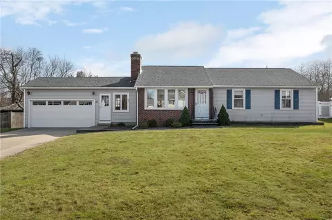 33 Owen Dr, Cumberland, RI 02864