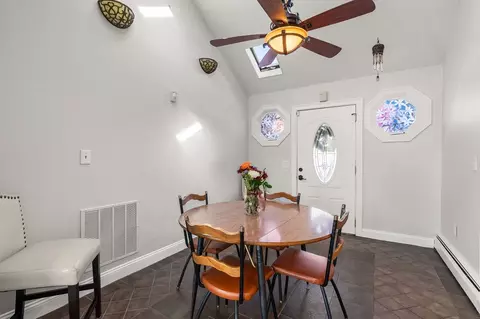 Dining - 992 Main Ave, Warwick, RI 02886 photo 3 of 4