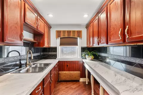 Kitchen - 992 Main Ave, Warwick, RI 02886 photo 4 of 7
