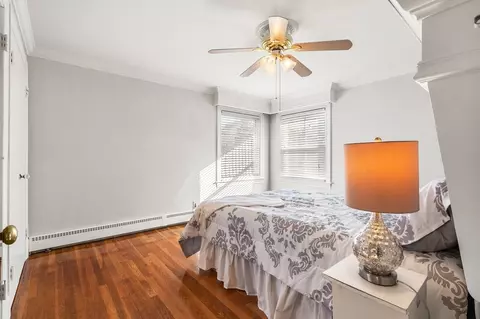 Bedroom - 992 Main Ave, Warwick, RI 02886 photo 2 of 7