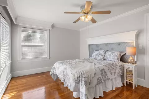 Bedroom - 992 Main Ave, Warwick, RI 02886 photo 1 of 7