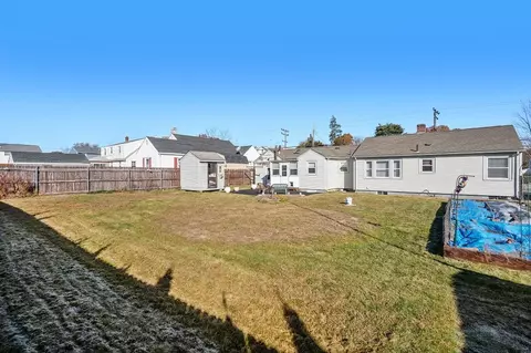 Exterior - 992 Main Ave, Warwick, RI 02886 photo 5 of 15