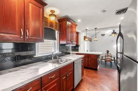 Kitchen - 992 Main Ave, Warwick, RI 02886 photo 3 of 7
