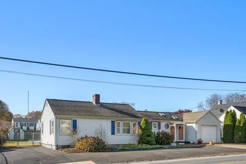 Exterior - 992 Main Ave, Warwick, RI 02886 photo 9 of 15