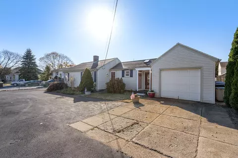 Exterior - 992 Main Ave, Warwick, RI 02886 photo 11 of 15