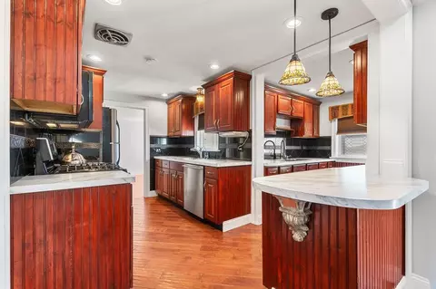 Kitchen - 992 Main Ave, Warwick, RI 02886 photo 5 of 7