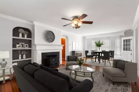 Living - 992 Main Ave, Warwick, RI 02886 photo 1 of 3