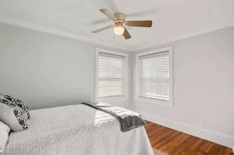 Bedroom - 992 Main Ave, Warwick, RI 02886 photo 4 of 7
