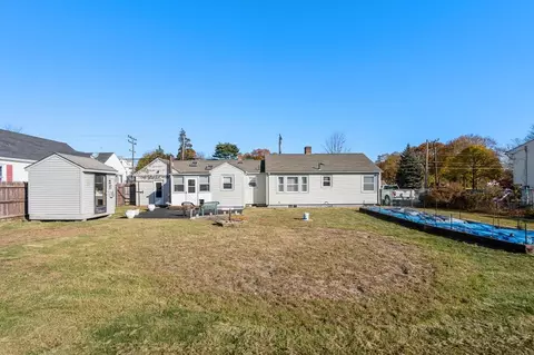 Exterior - 992 Main Ave, Warwick, RI 02886 photo 4 of 15