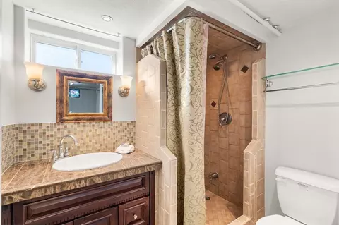 Bath - 992 Main Ave, Warwick, RI 02886 photo 3 of 3