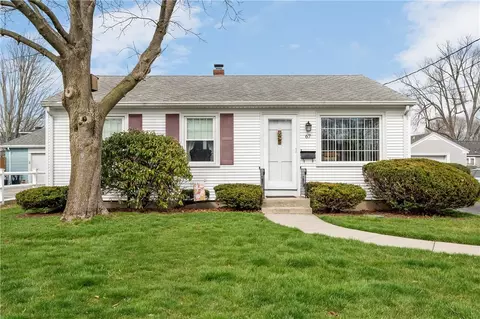 67 Tucker St, Lincoln, RI 02865