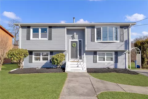 37 Tudor St, Cranston, RI 02920
