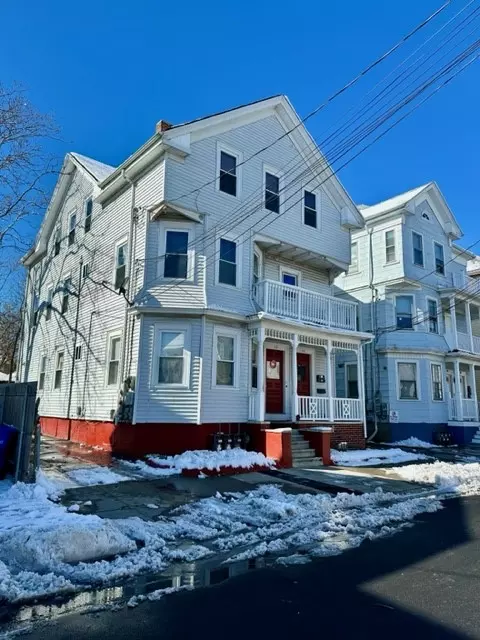 52 Robin St, Providence, RI 02908