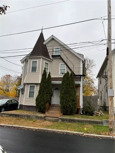 131 Morris Ave, Pawtucket, RI 02860