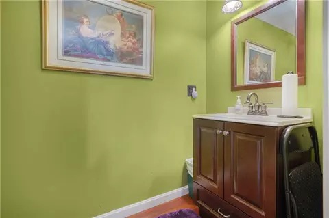 Bath - 1084 Pine St #5, Fall River, MA 02720 photo 1 of 2
