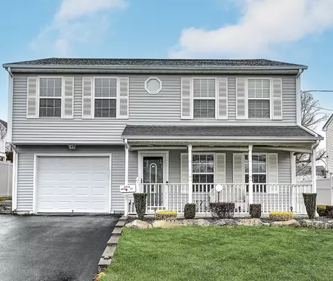 264 Juniper St, East Providence, RI 02914