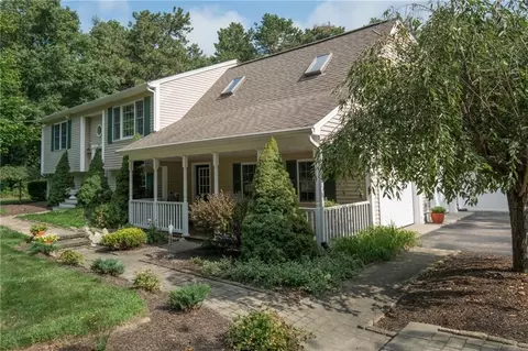 75 Reservoir Rd, Coventry, RI 02816
