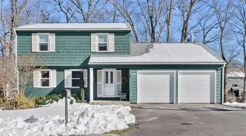 230 Boulder View Dr, Warwick, RI 02886