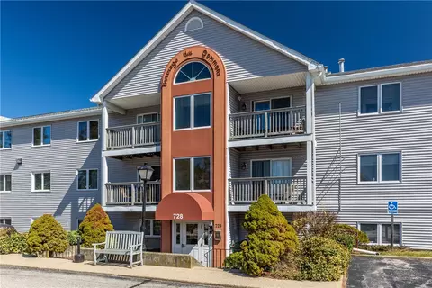 728 Beverage Hill Ave #26, Pawtucket, RI 02861