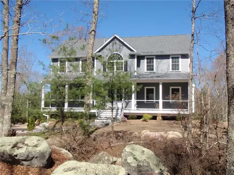 341 Burnt Hill Rd, Hope, RI 02831