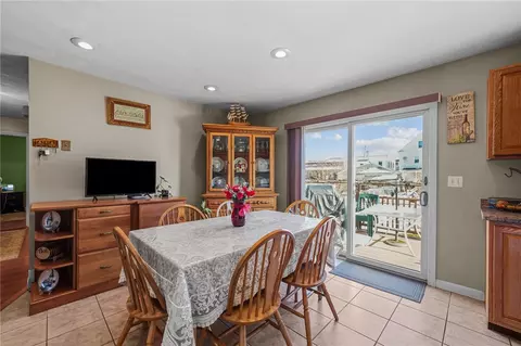 Dining - 5 Murphy Ave, Bristol, RI 02809 photo 1 of 2