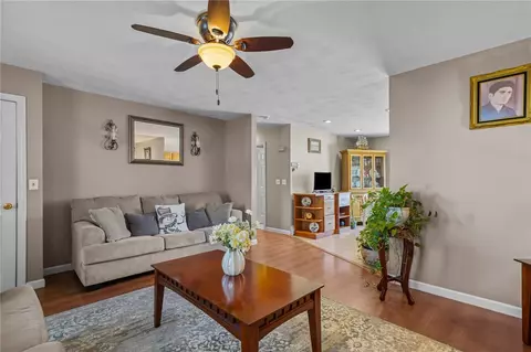 Living - 5 Murphy Ave, Bristol, RI 02809 photo 5 of 9