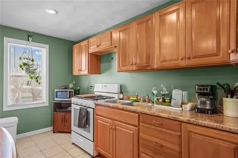 Kitchen - 5 Murphy Ave, Bristol, RI 02809 photo 4 of 7