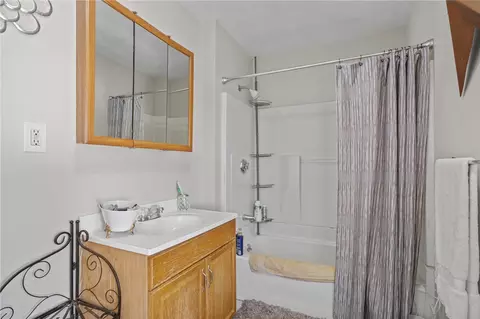 Bath - 5 Murphy Ave, Bristol, RI 02809 photo 4 of 4