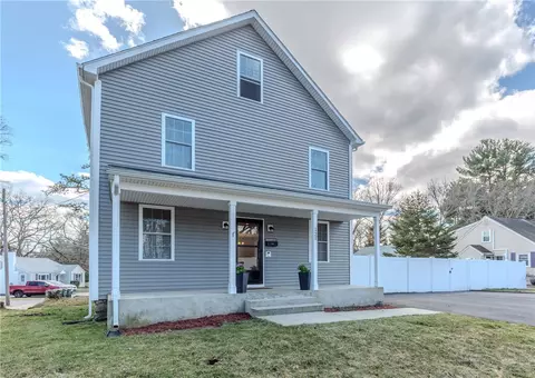 12 Perry St, Smithfield, RI 02917