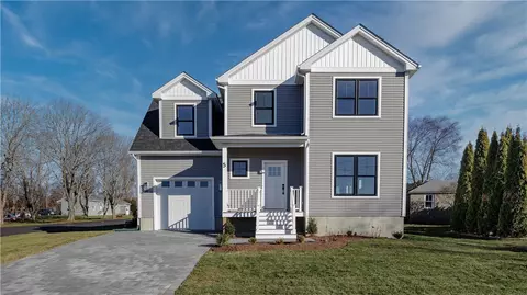 5 Pauline St, Westerly, RI 02891