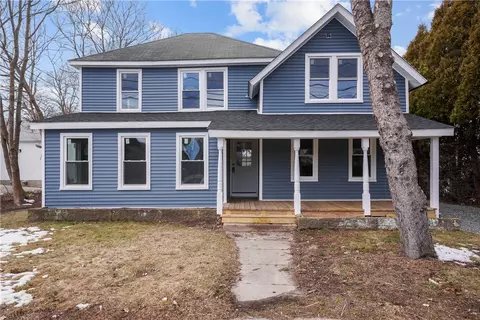 70 Columbia St, South Kingstown, RI 02879