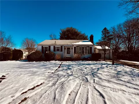 42 Balsam Ct, Cranston, RI 02920