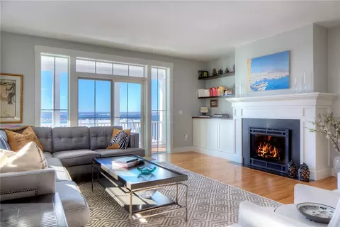 73 Mainsail Dr, Tiverton, RI 02878