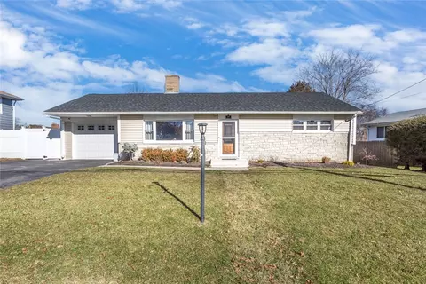 23 Rangeley Rd, Cranston, RI 02920