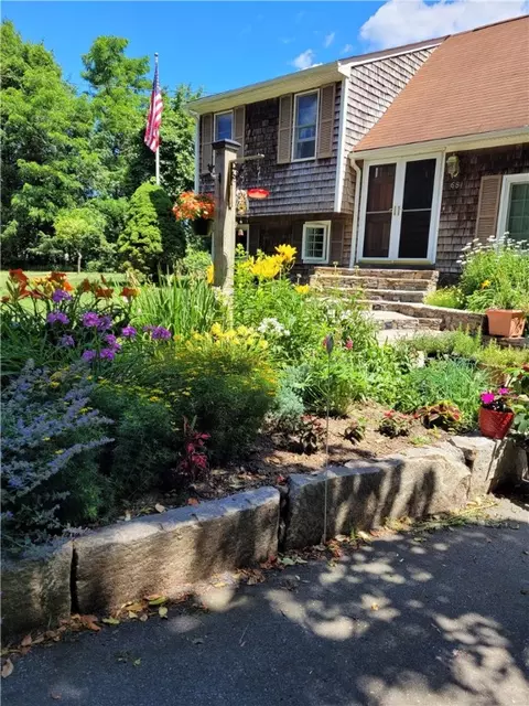 68 Shady Lea Rd, North Kingstown, RI 02852