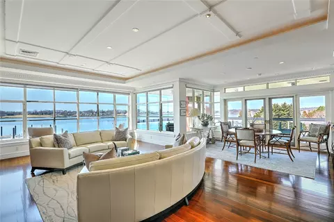 345 Thames St #210N, Bristol, RI 02809