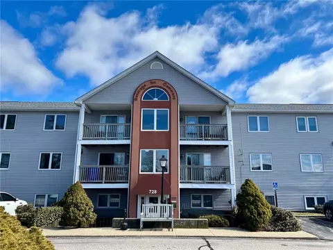 728 Beverage Hill Ave #14, Pawtucket, RI 02861
